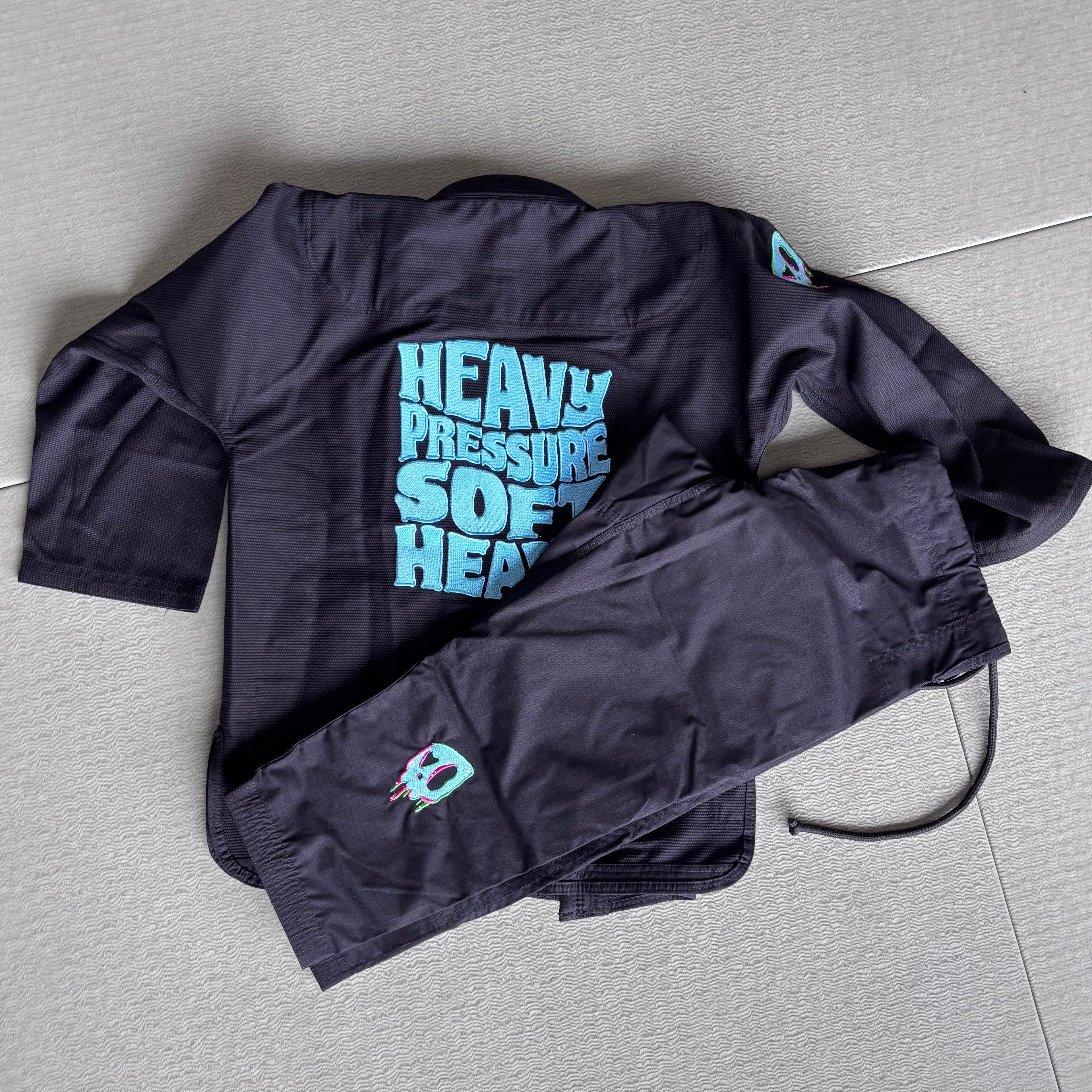 Bodied x Mão Fightwear Gi