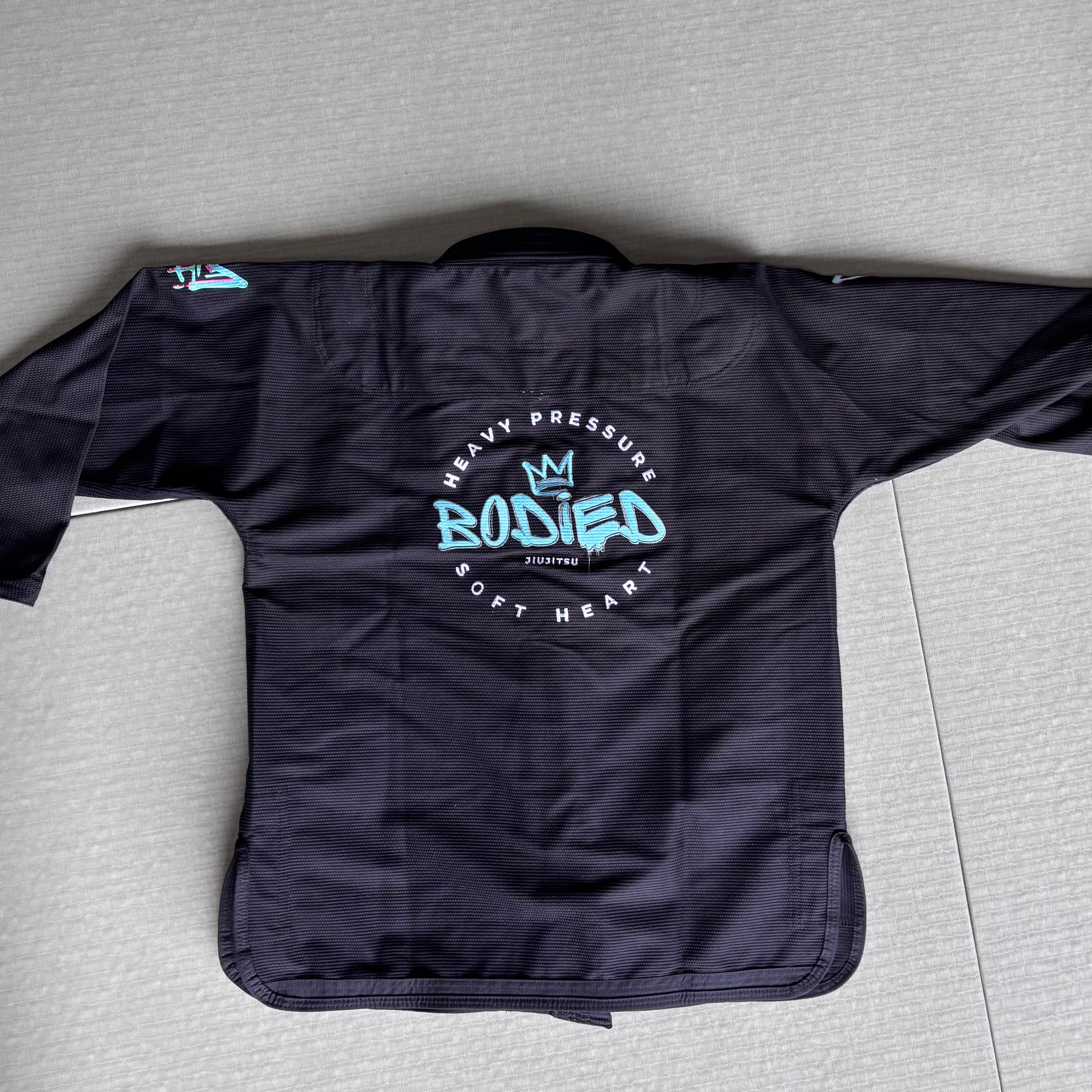 Bodied x Mão Fightwear Gi
