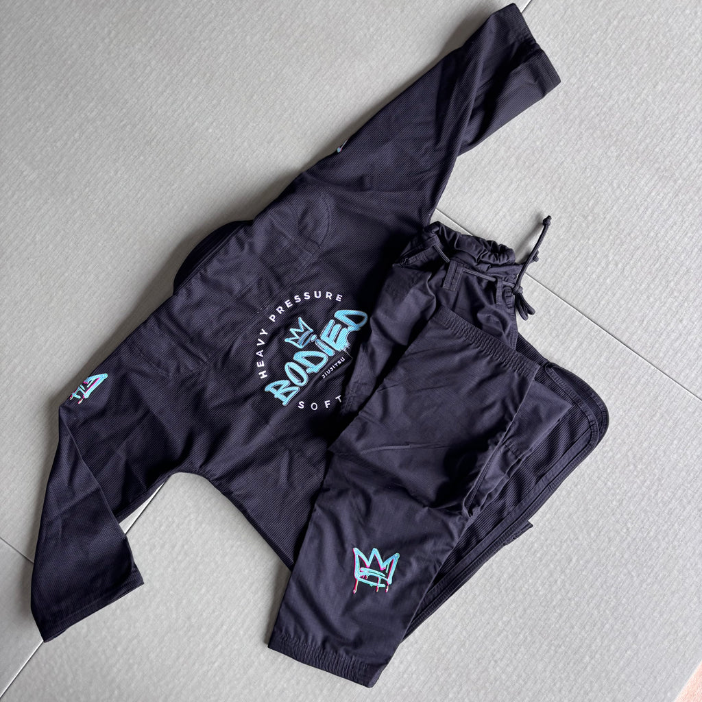 Bodied x Mão Fightwear Gi