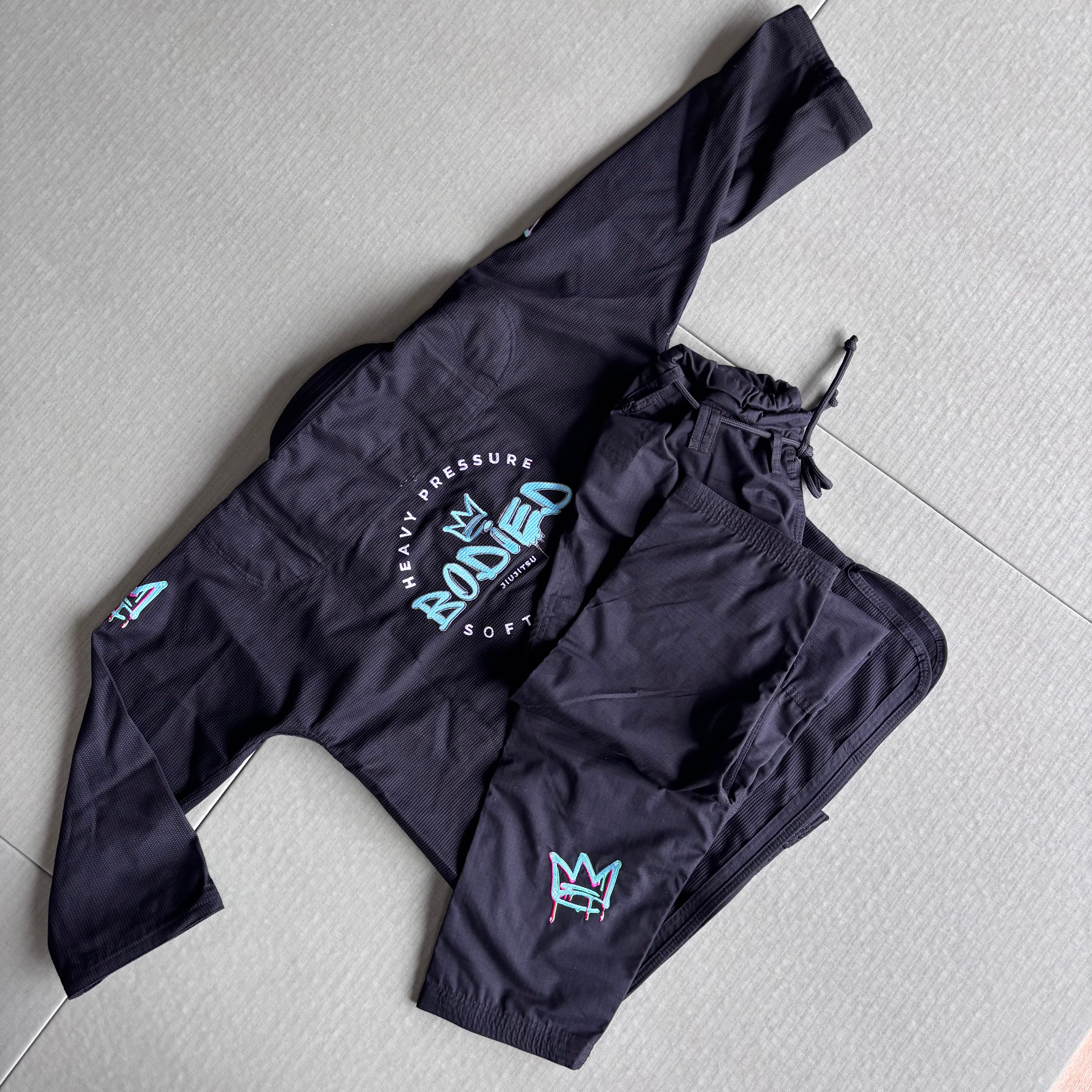 Bodied x Mão Fightwear Gi